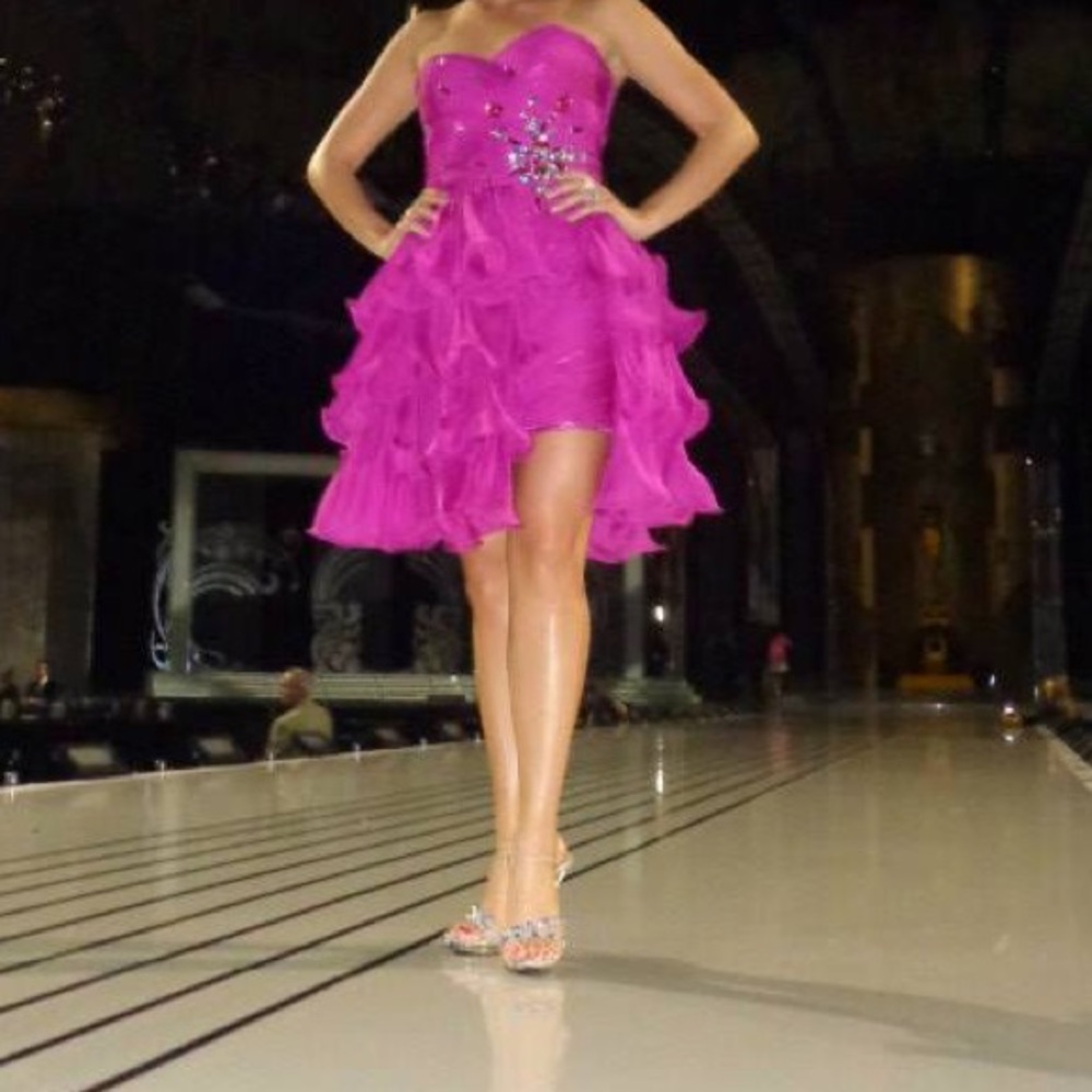 MacDuggal Size 4 Fuchsia Cocktail Dress